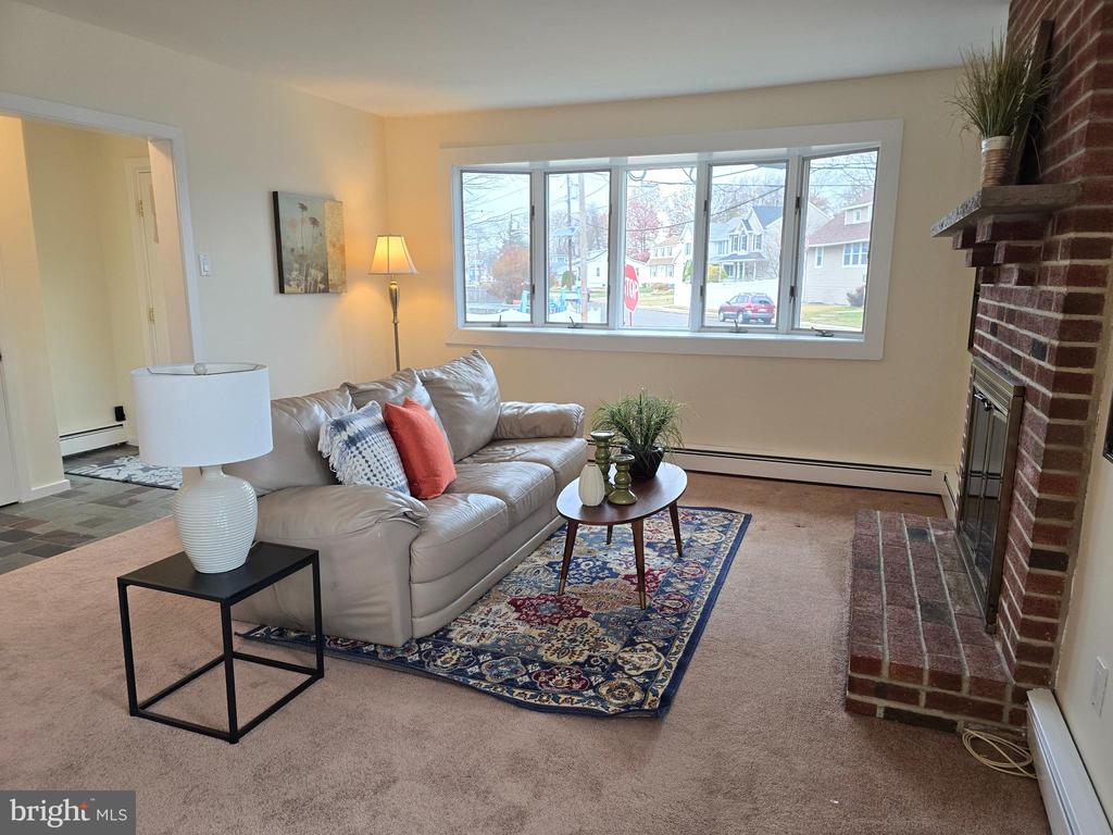 120 E CENTER AVENUE