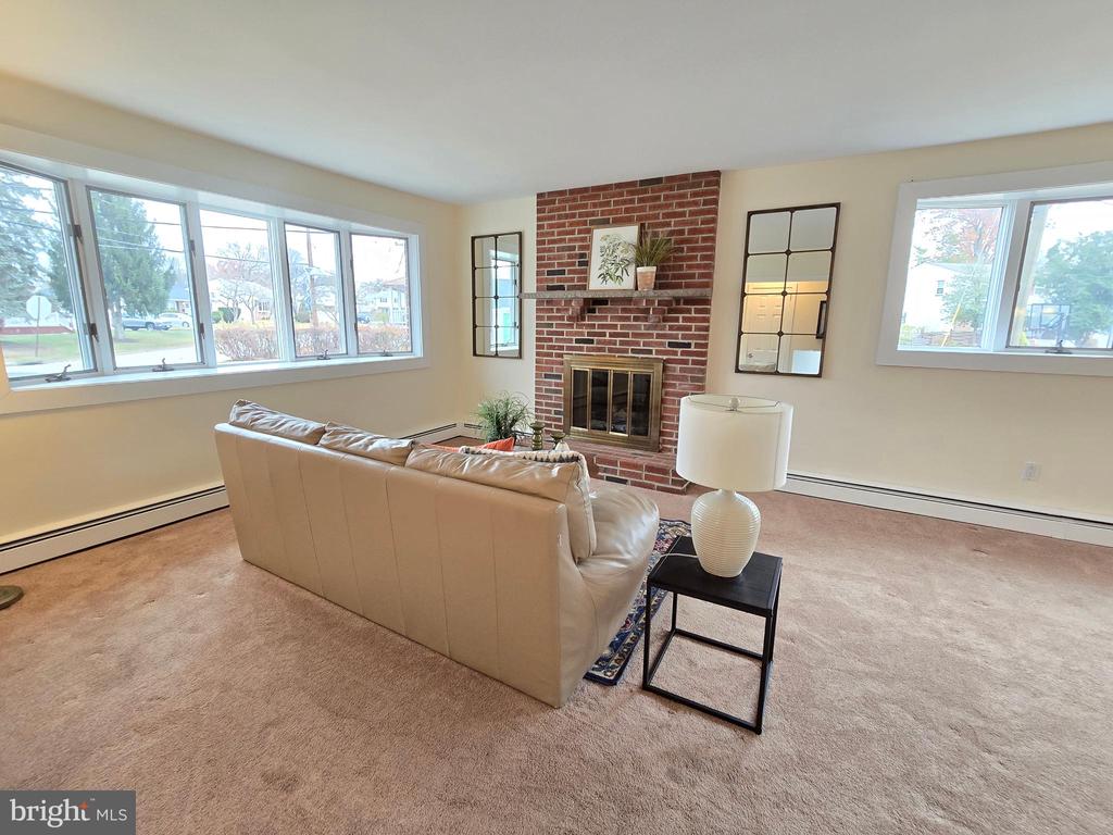 120 E CENTER AVENUE