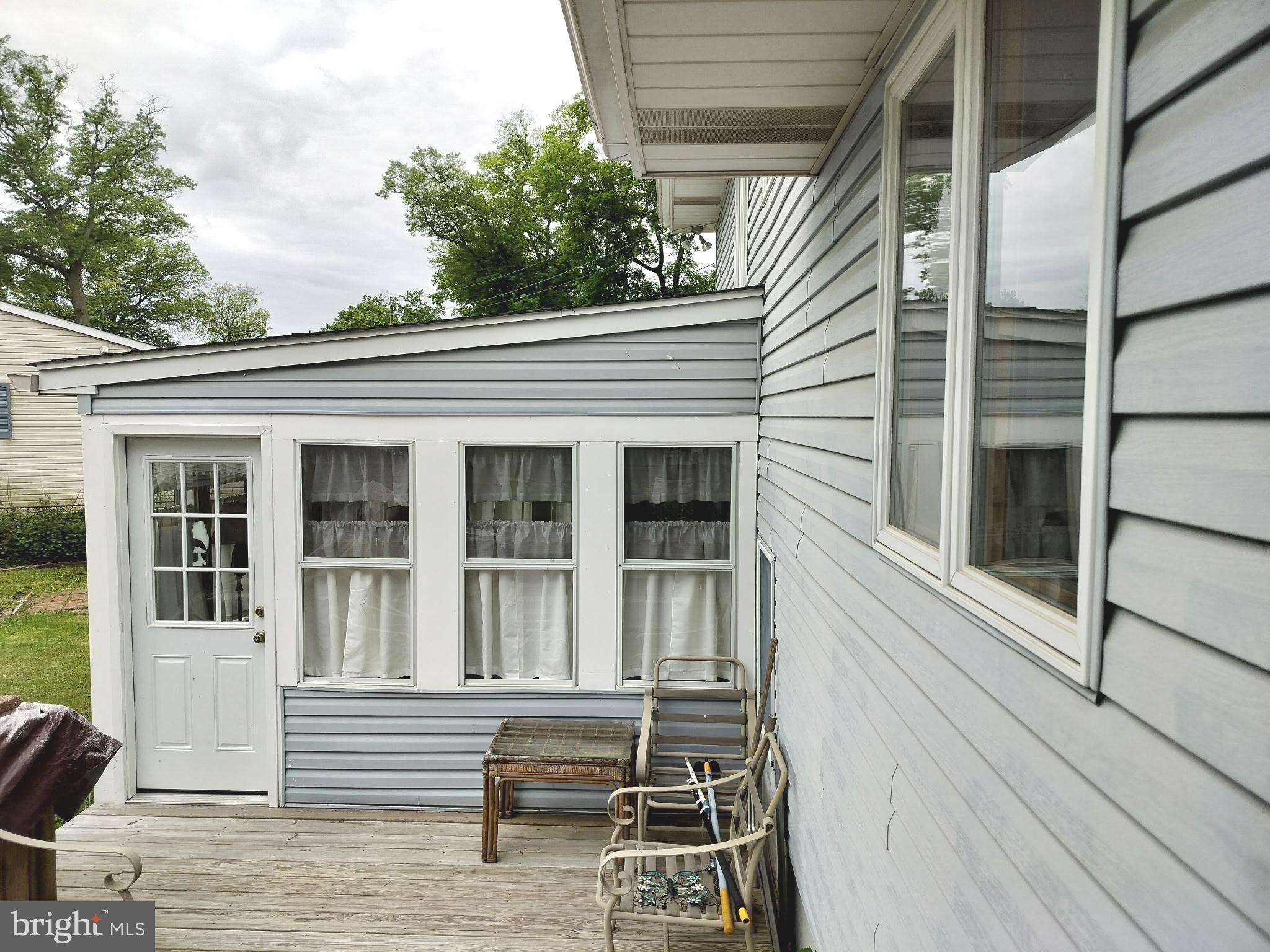 120 E CENTER AVENUE