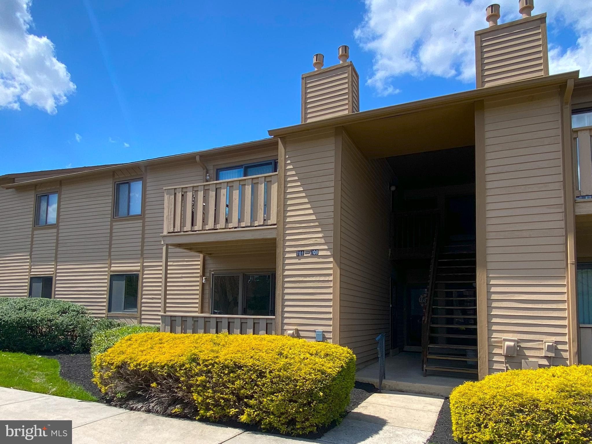 705 WOODHOLLOW DRIVE