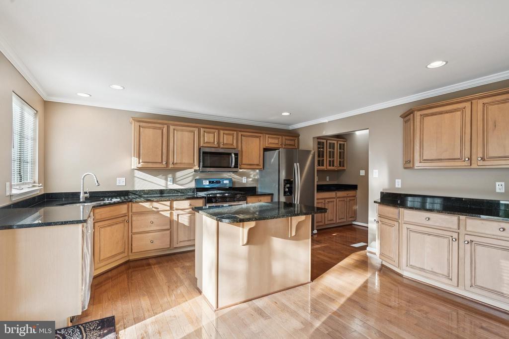 1521 JASON DRIVE