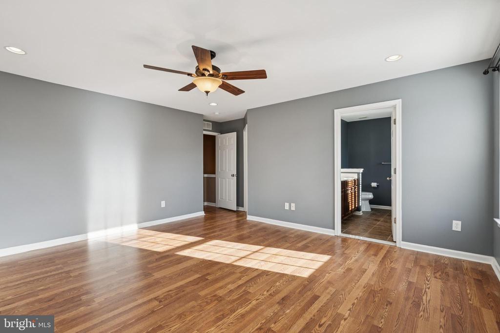 1521 JASON DRIVE