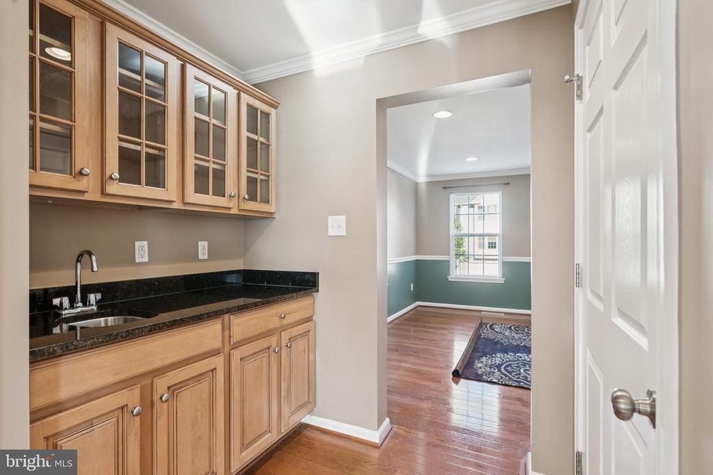 1521 JASON DRIVE