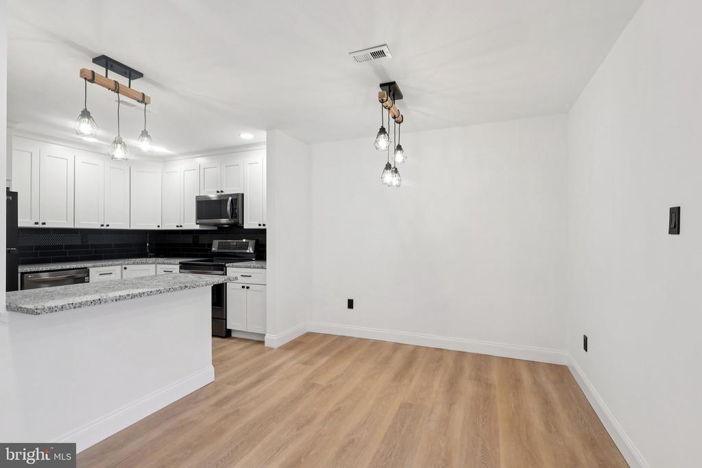 7 SUMAC COURT