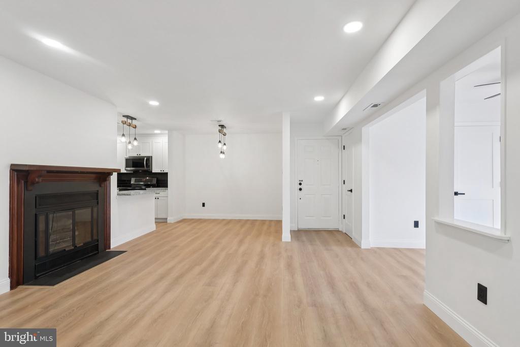 7 SUMAC COURT