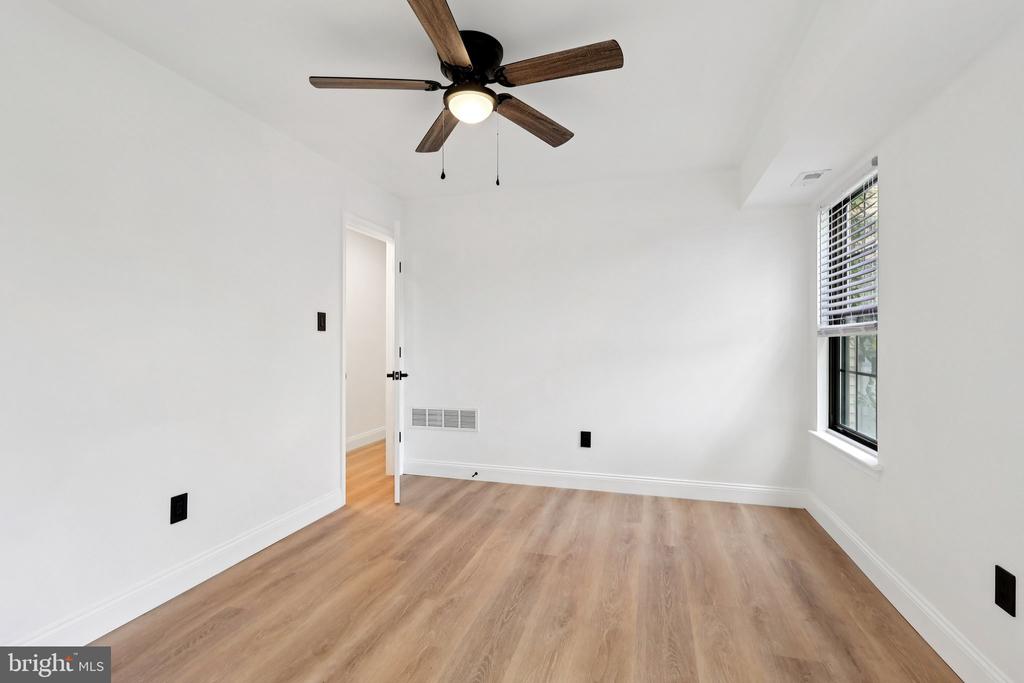 7 SUMAC COURT