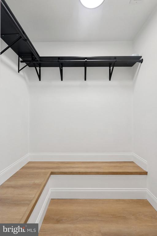7 SUMAC COURT