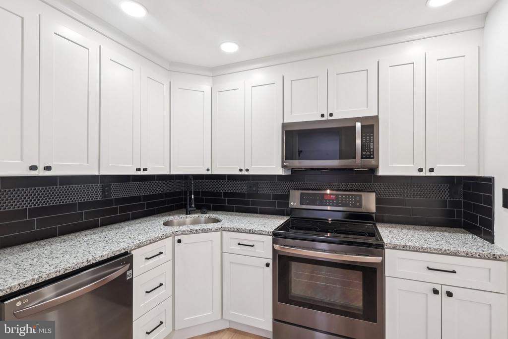 7 SUMAC COURT