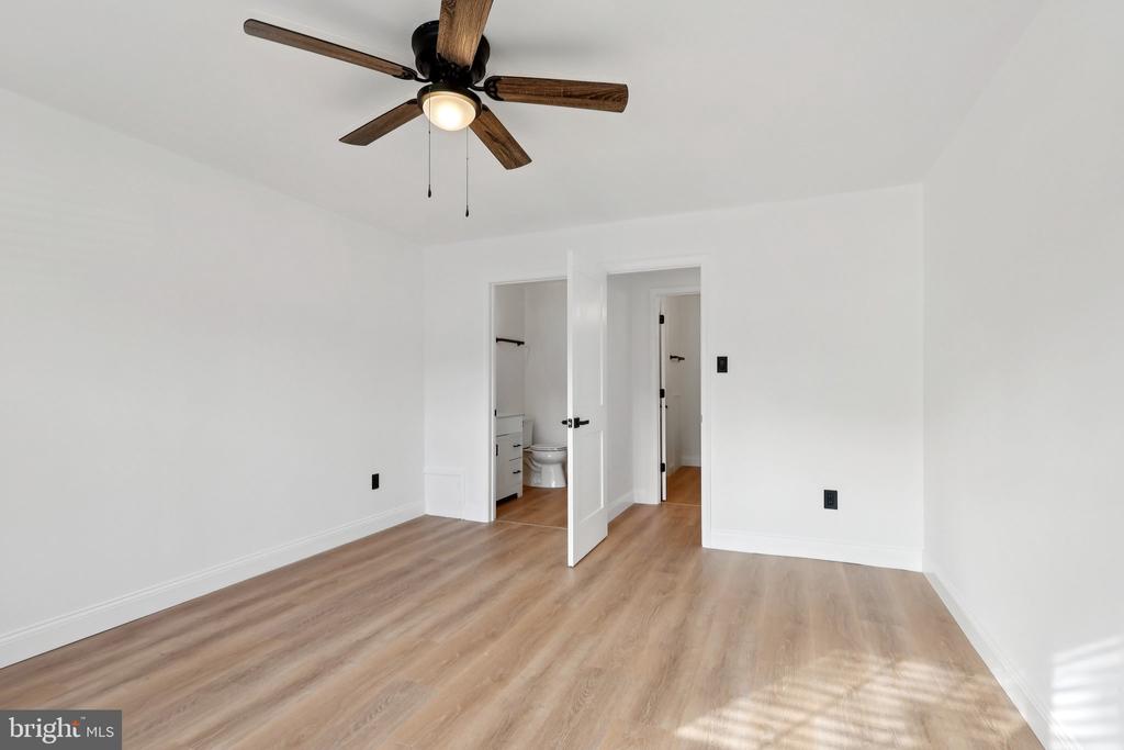 7 SUMAC COURT