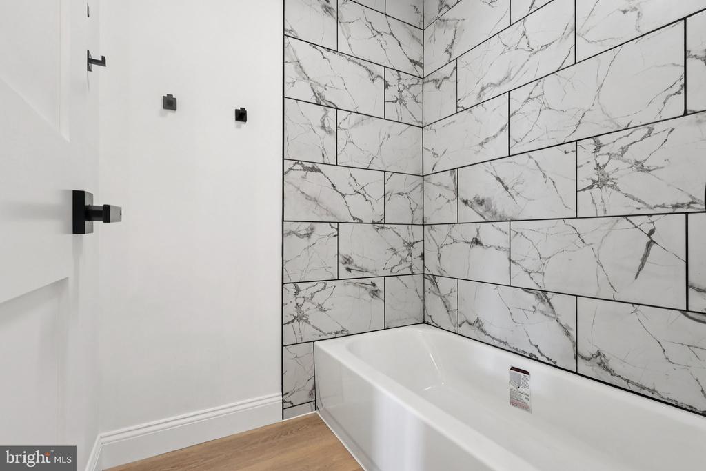 7 SUMAC COURT
