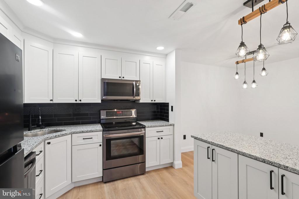 7 SUMAC COURT