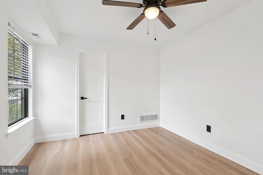 7 SUMAC COURT