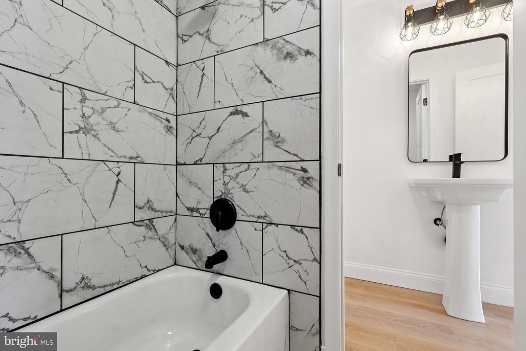 7 SUMAC COURT
