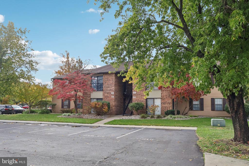 7 SUMAC COURT