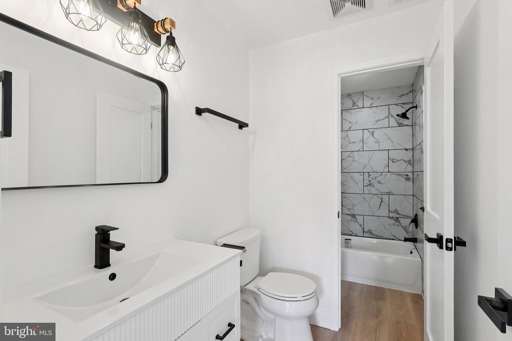 7 SUMAC COURT