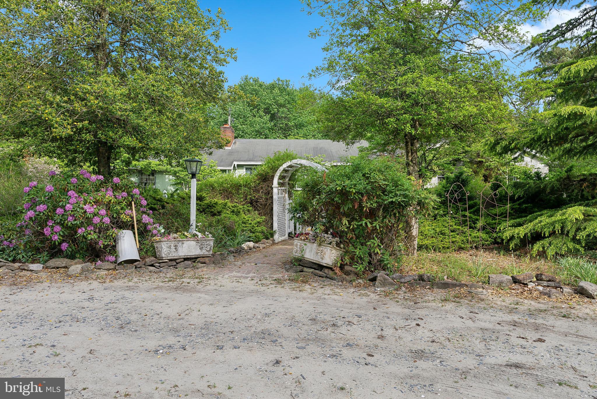 305 HOPEWELL ROAD