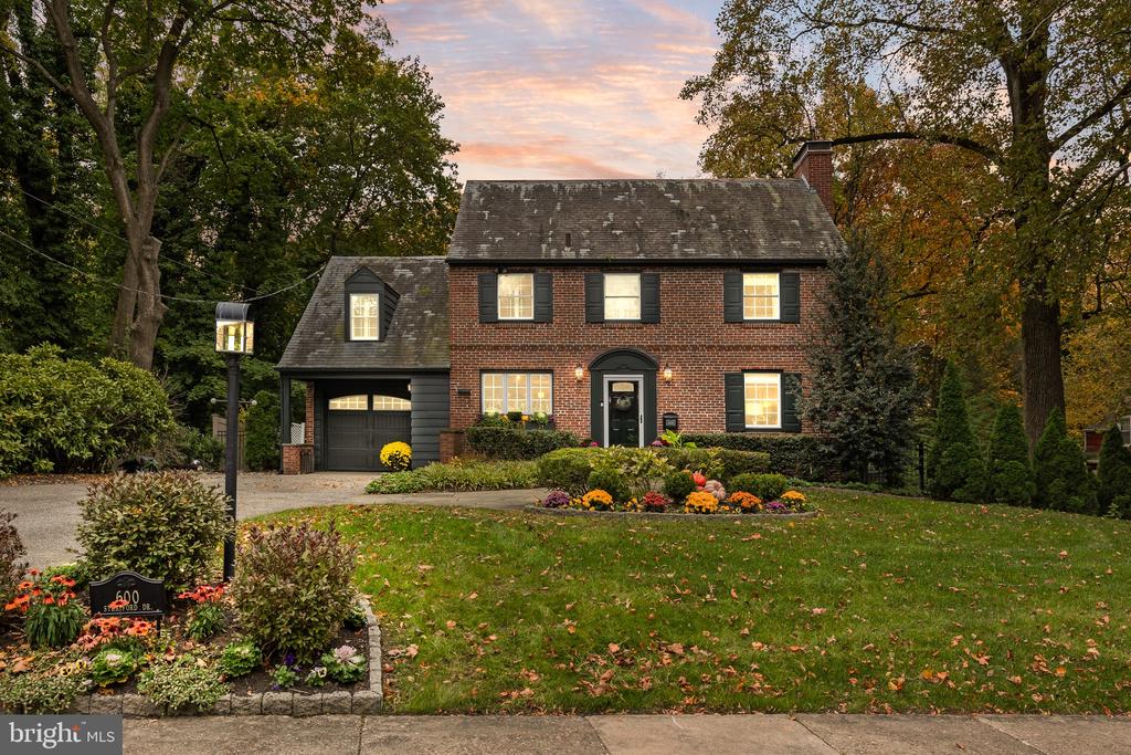 600 STRATFORD DRIVE