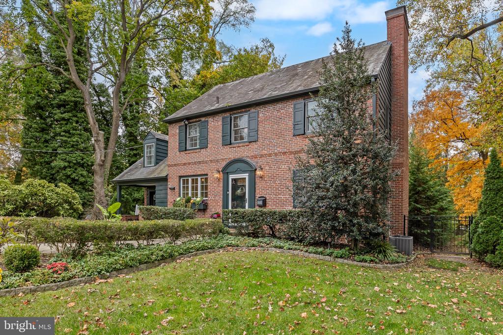 600 STRATFORD DRIVE