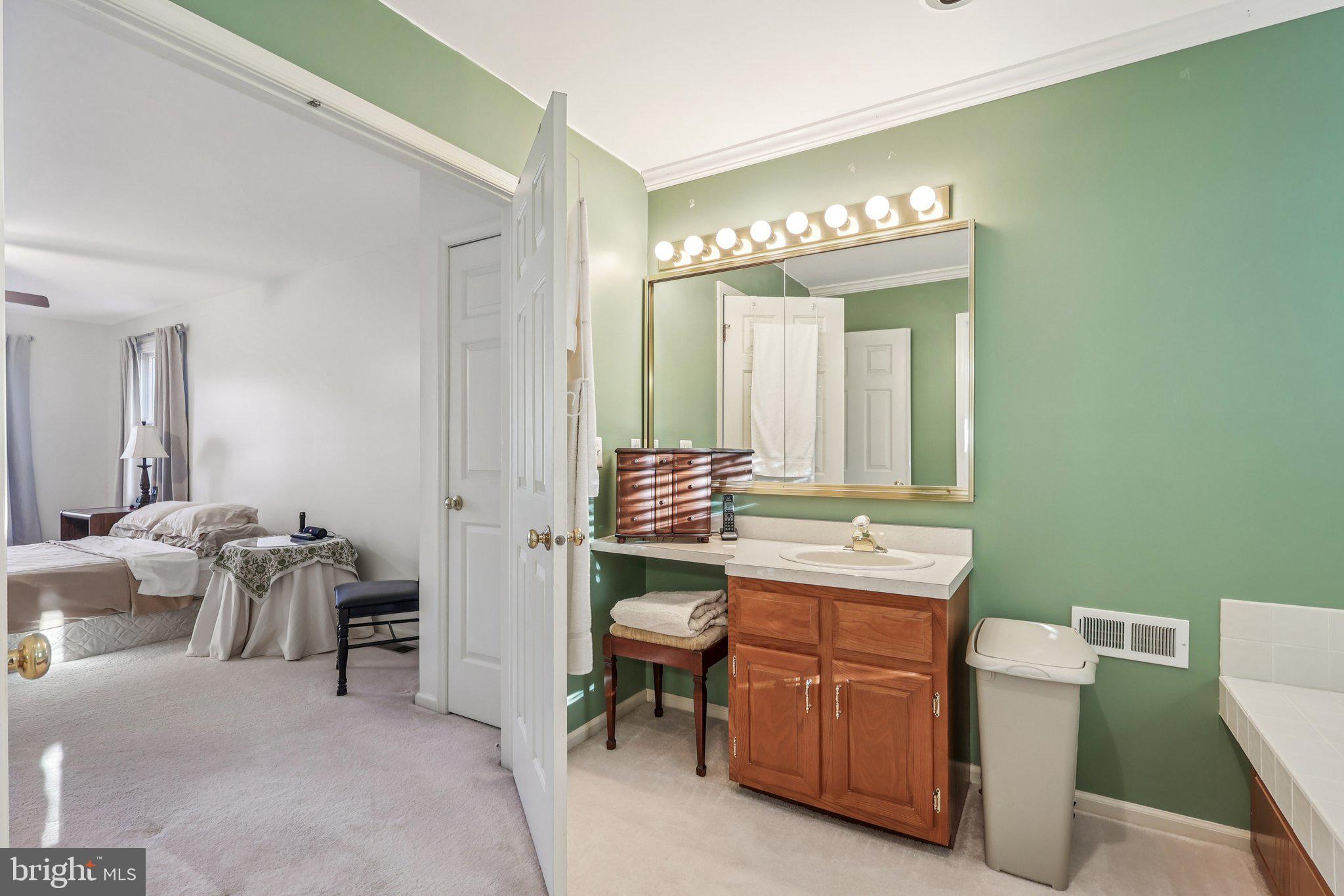 20 OLD REPUBLIC LANE