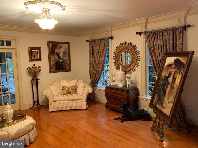 12 PENDLETON COURT