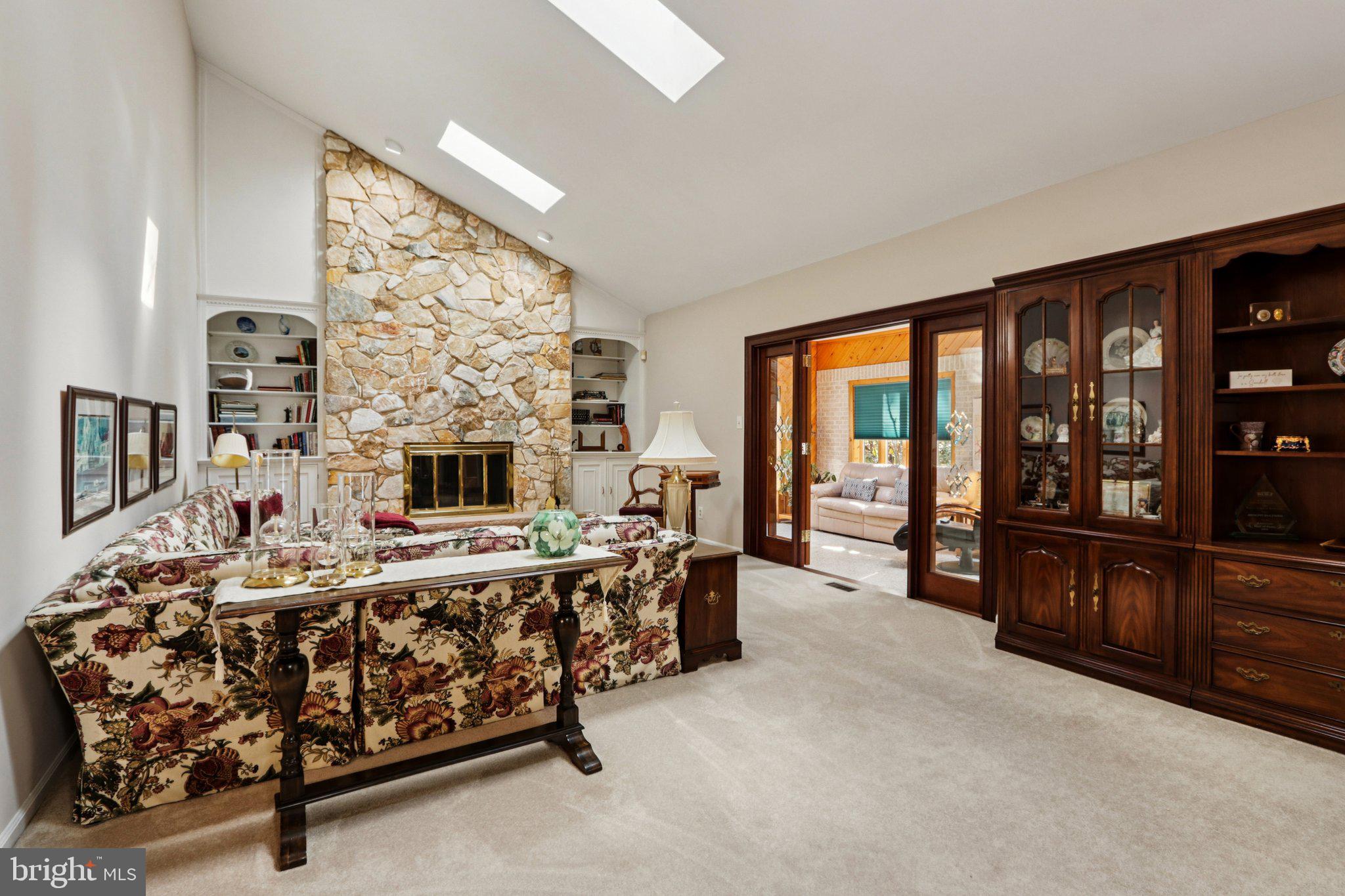 122 DEERFIELD AVENUE