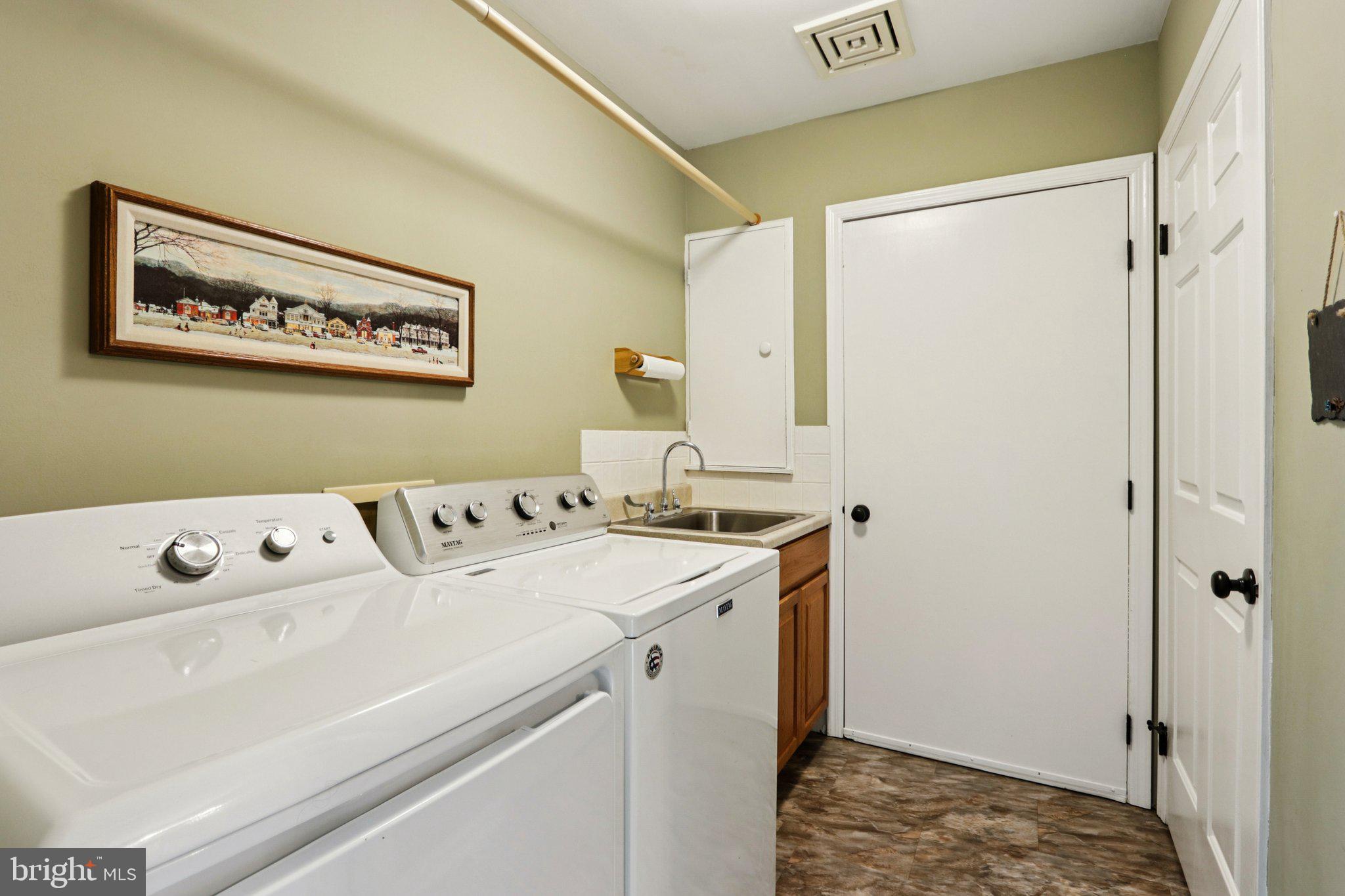 122 DEERFIELD AVENUE