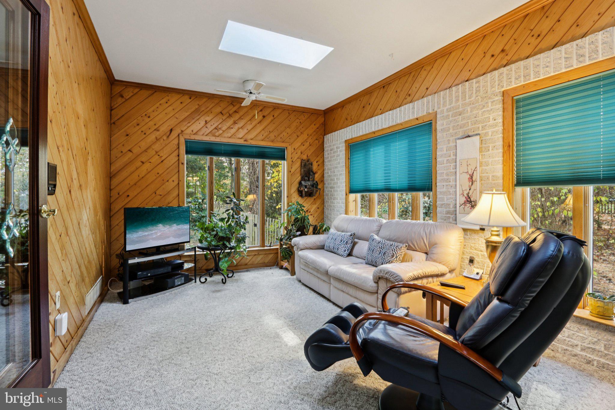 122 DEERFIELD AVENUE