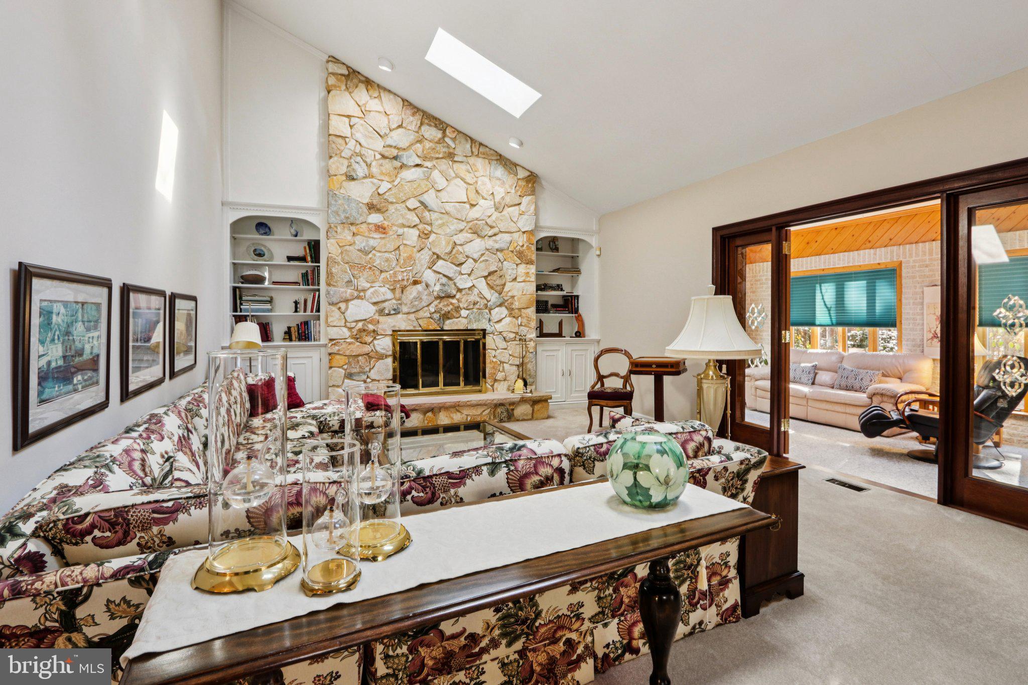 122 DEERFIELD AVENUE