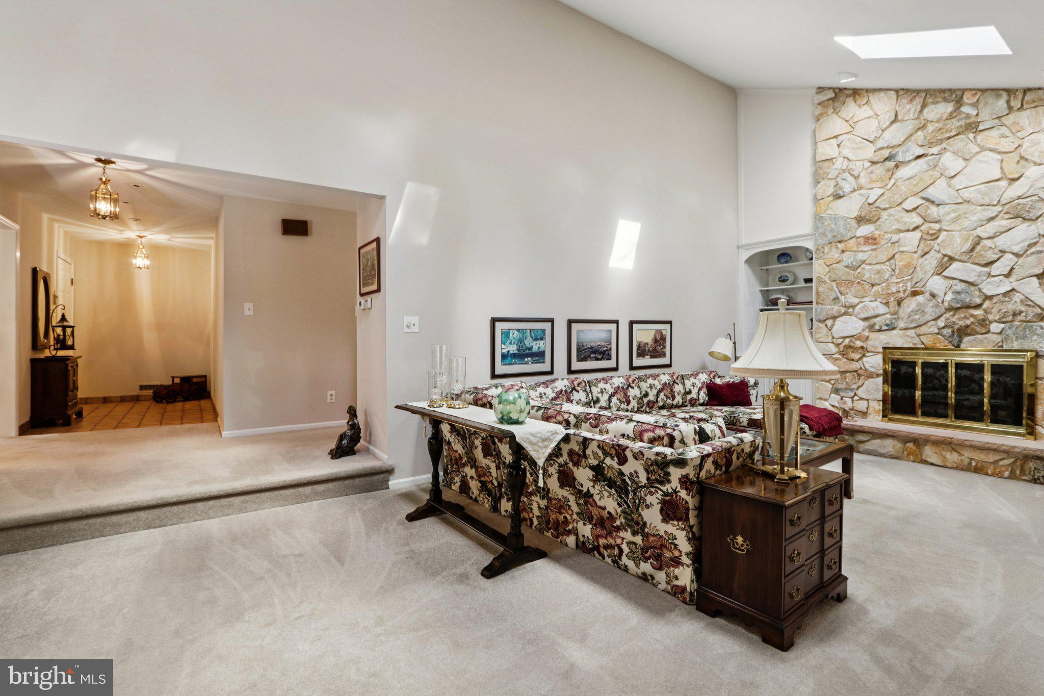 122 DEERFIELD AVENUE