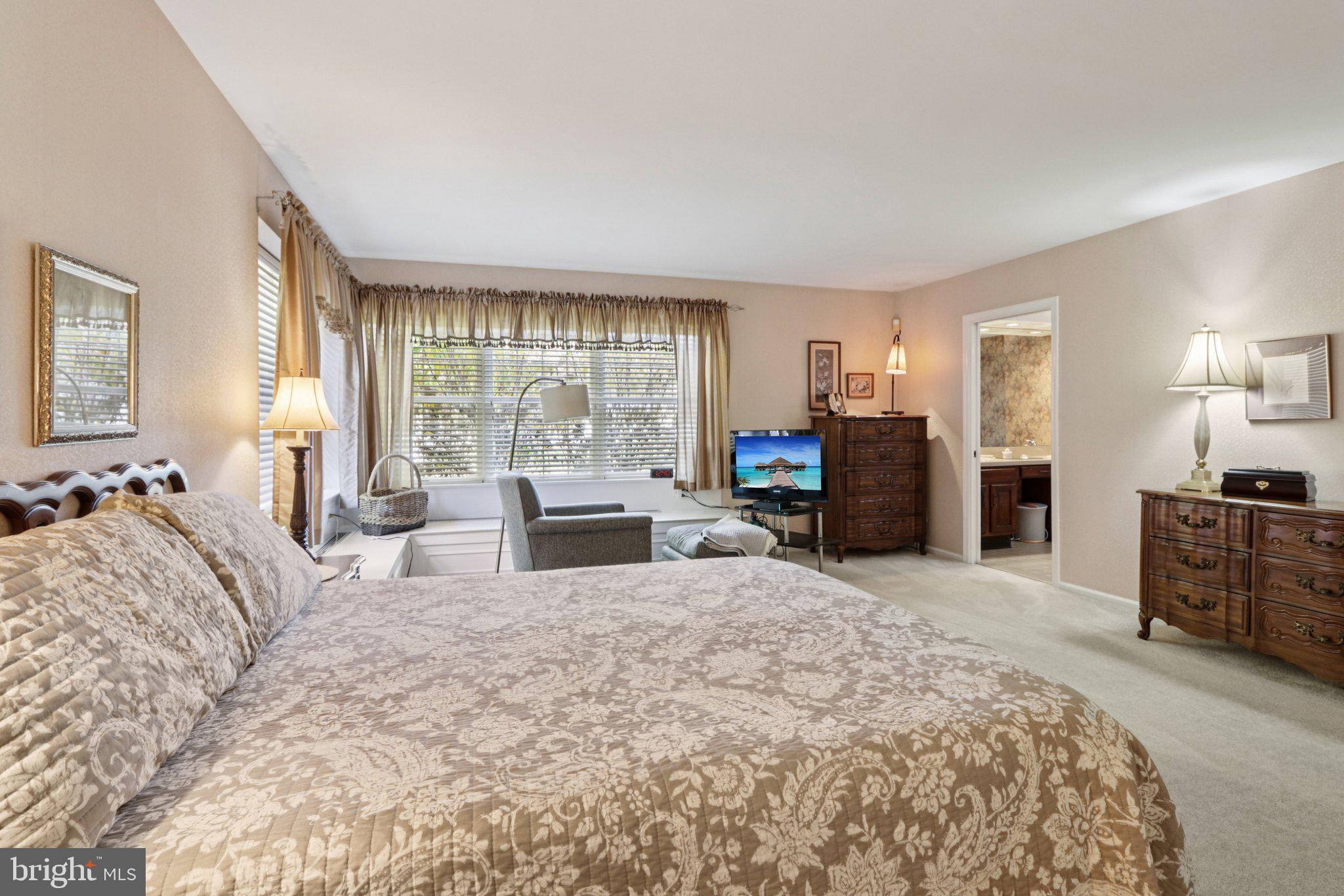 122 DEERFIELD AVENUE