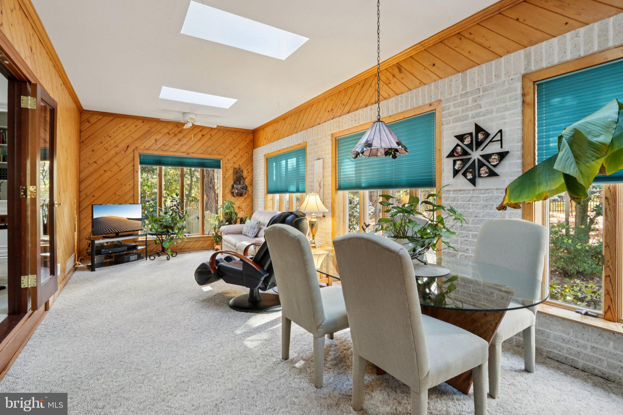 122 DEERFIELD AVENUE