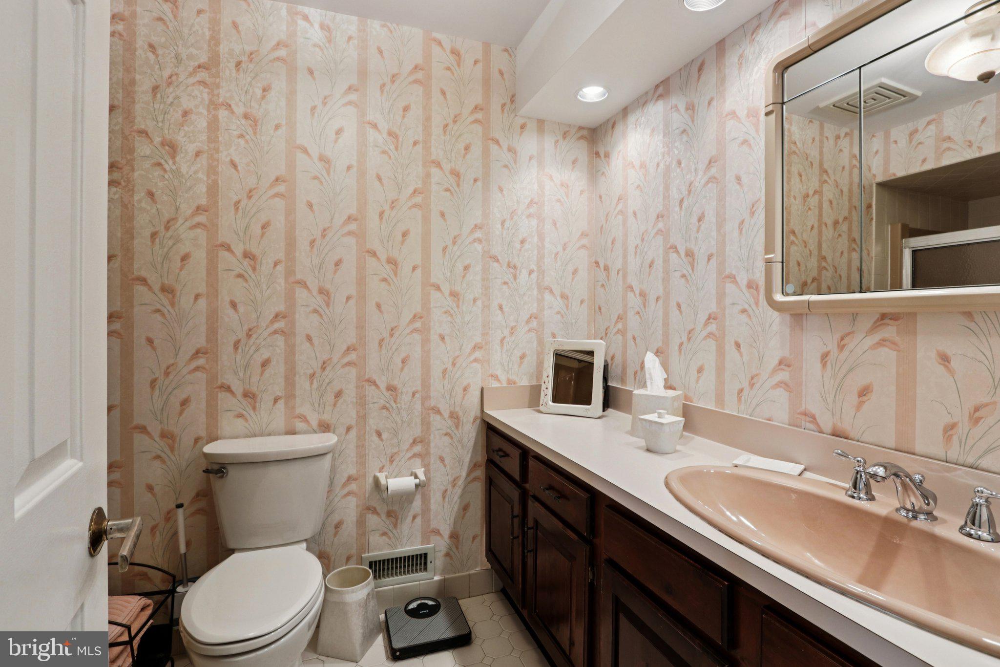 122 DEERFIELD AVENUE