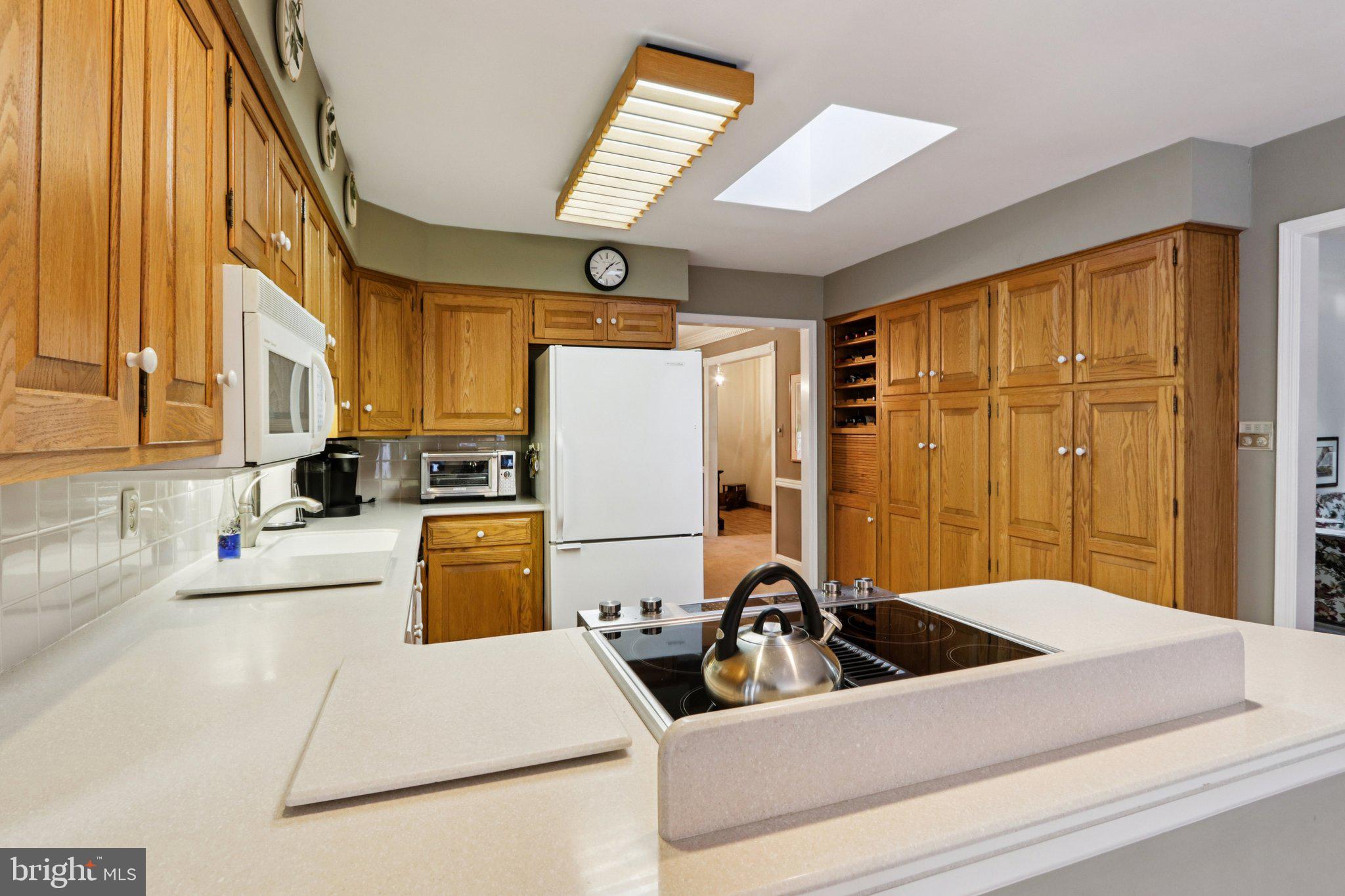 122 DEERFIELD AVENUE