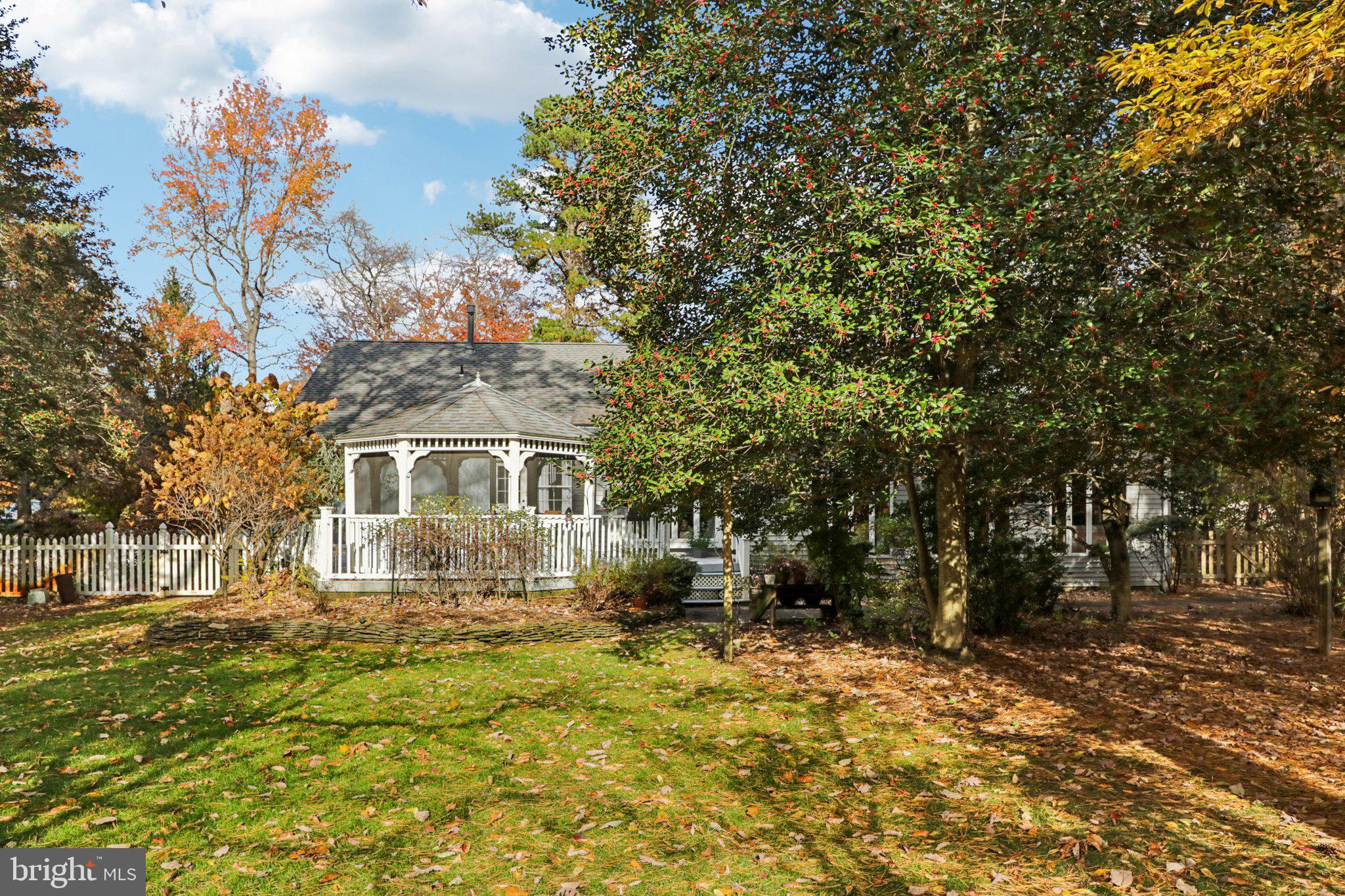 122 DEERFIELD AVENUE