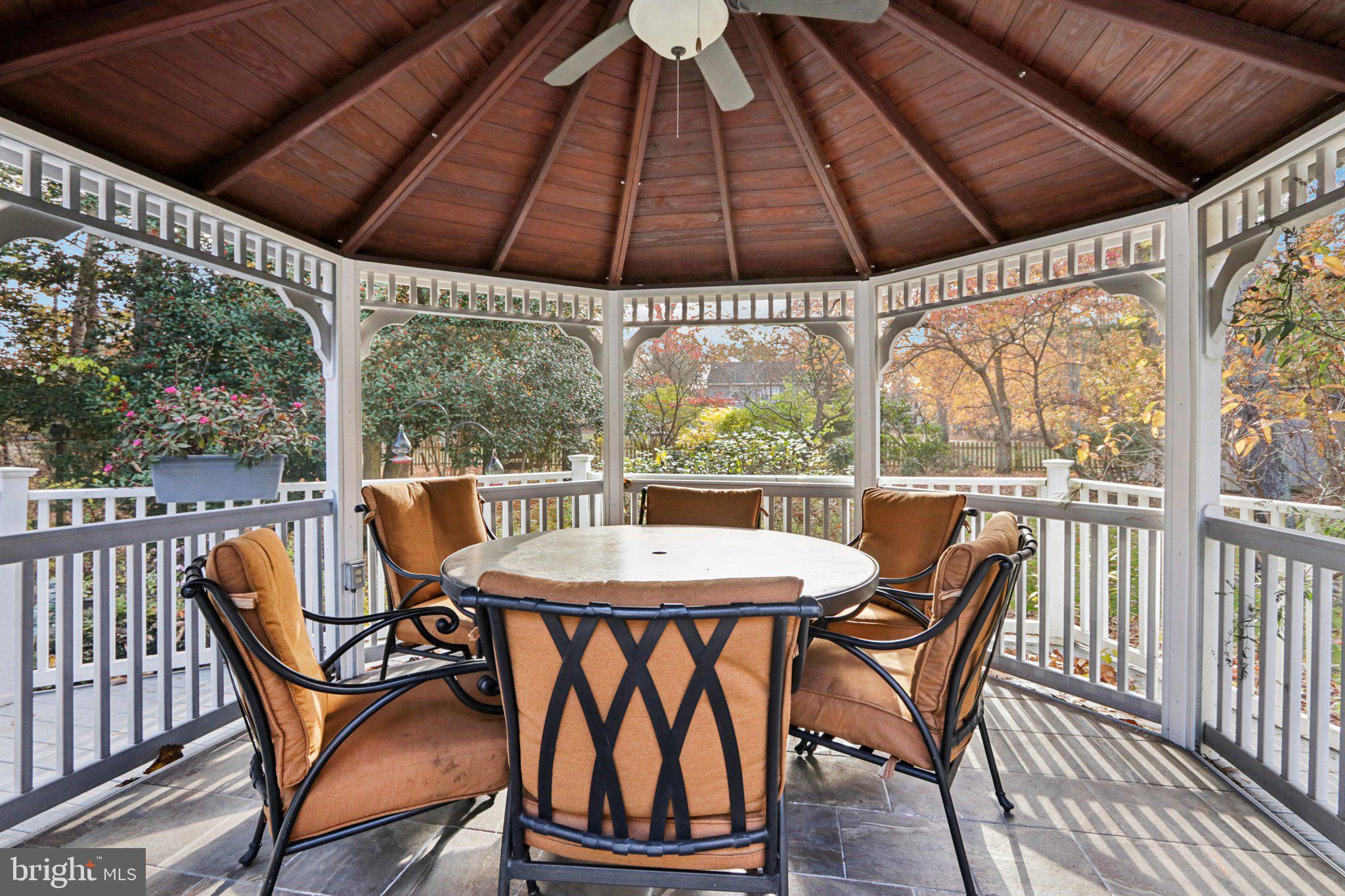 122 DEERFIELD AVENUE