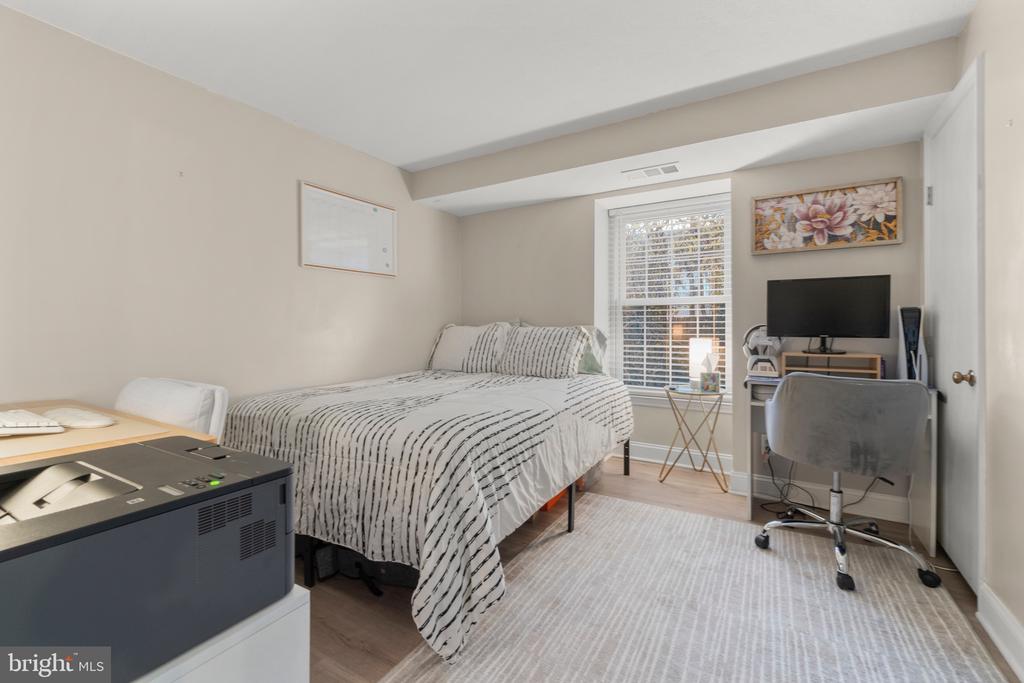 20 SEQUOIA COURT
