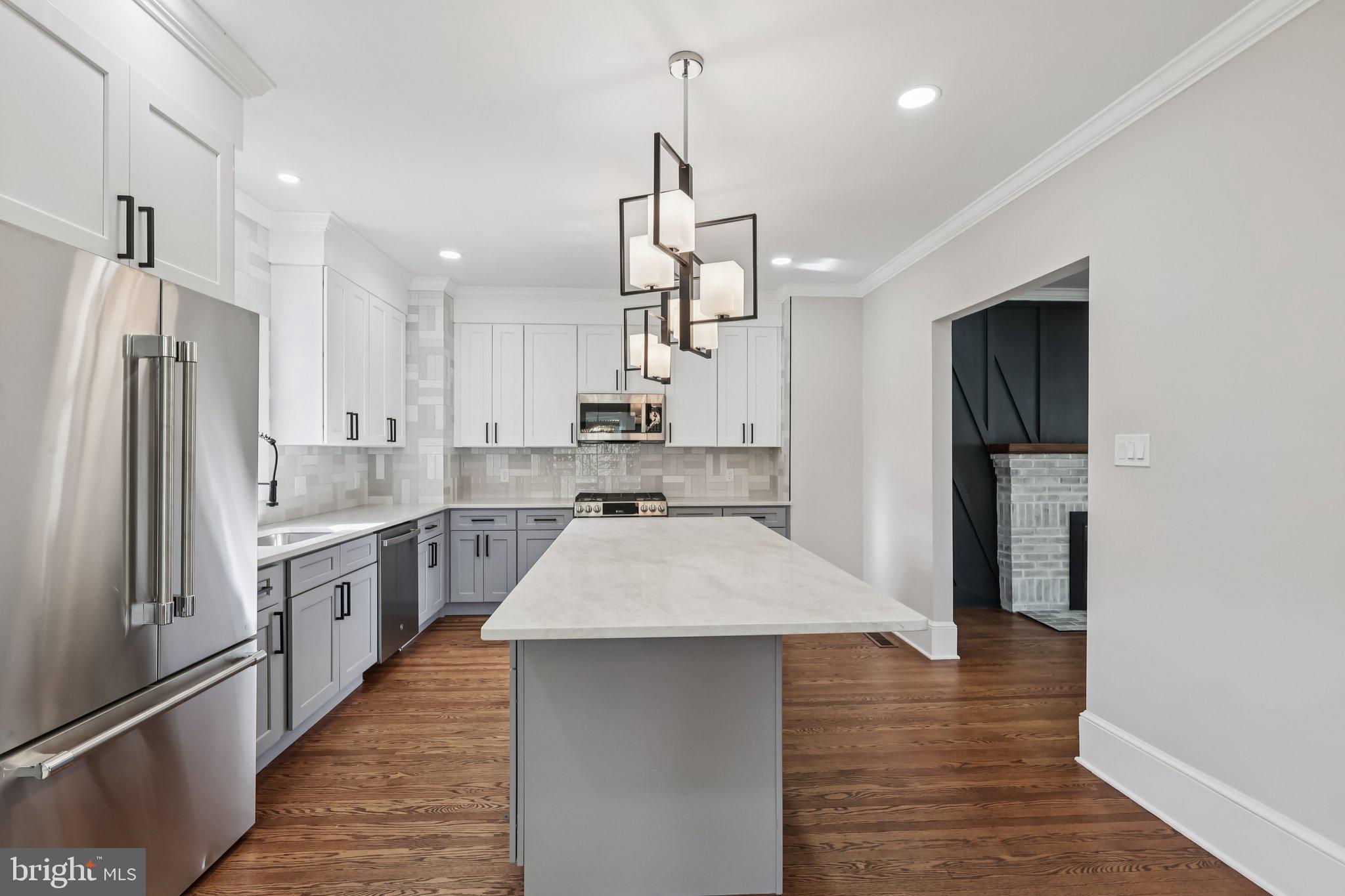 717 WASHINGTON AVENUE