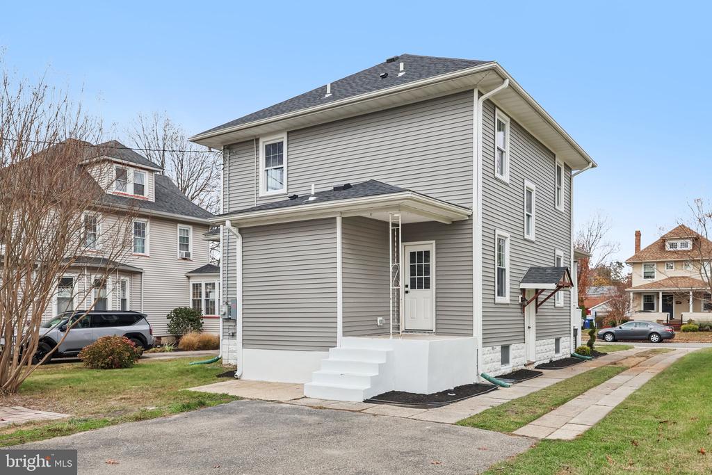 717 WASHINGTON AVENUE