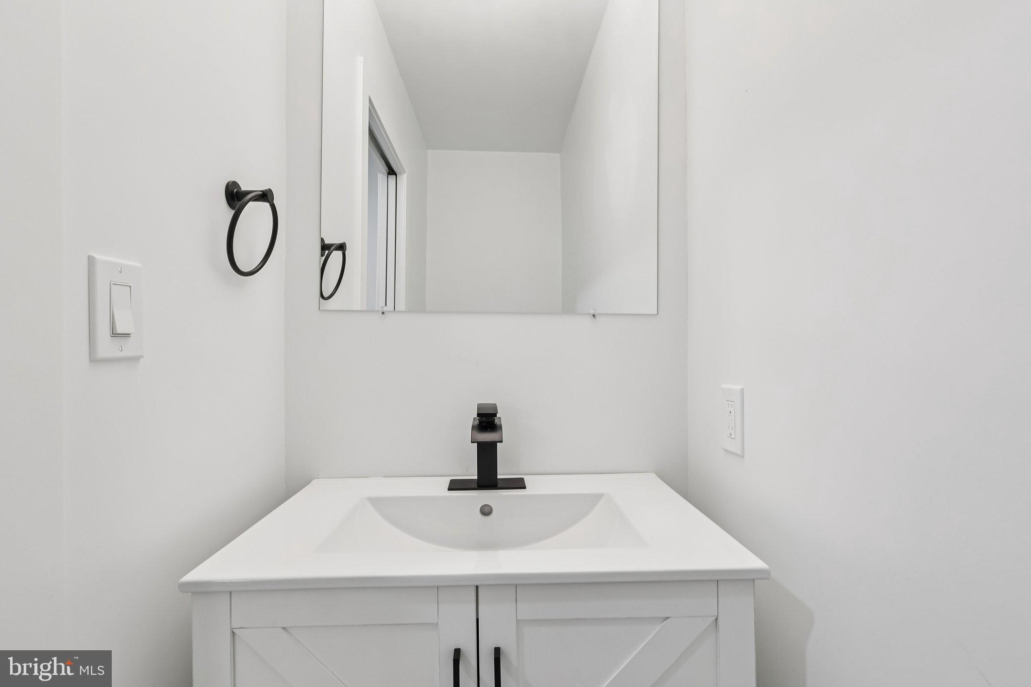 717 WASHINGTON AVENUE