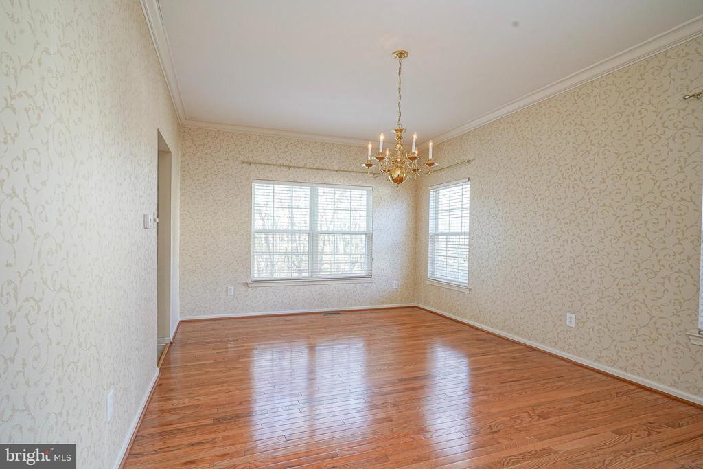 6 SYLVAN COURT