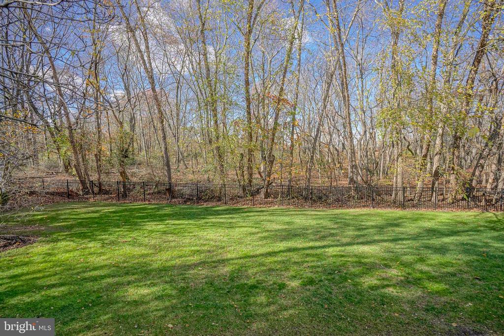 6 SYLVAN COURT