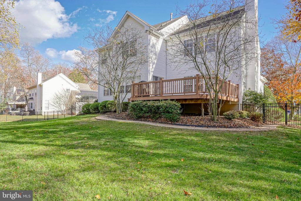 6 SYLVAN COURT