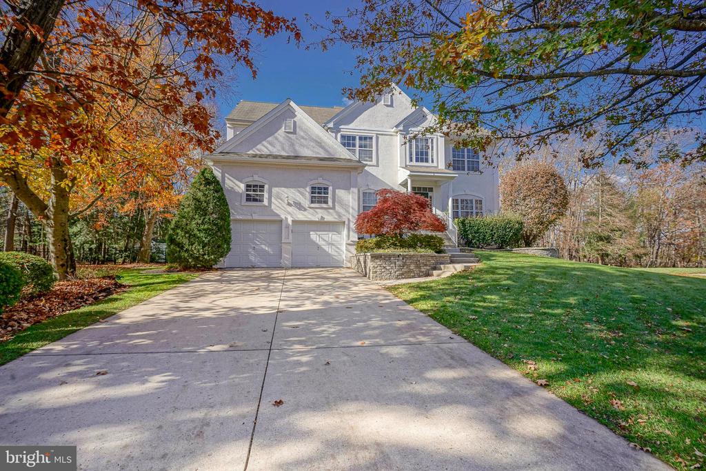 6 SYLVAN COURT