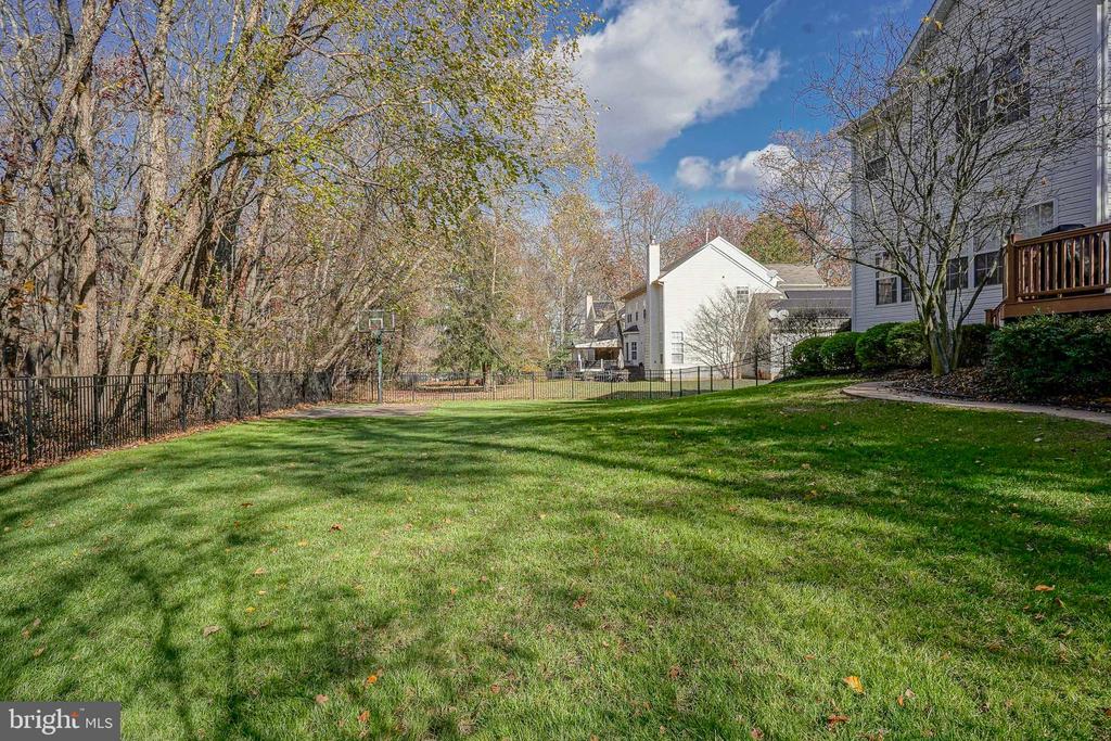 6 SYLVAN COURT