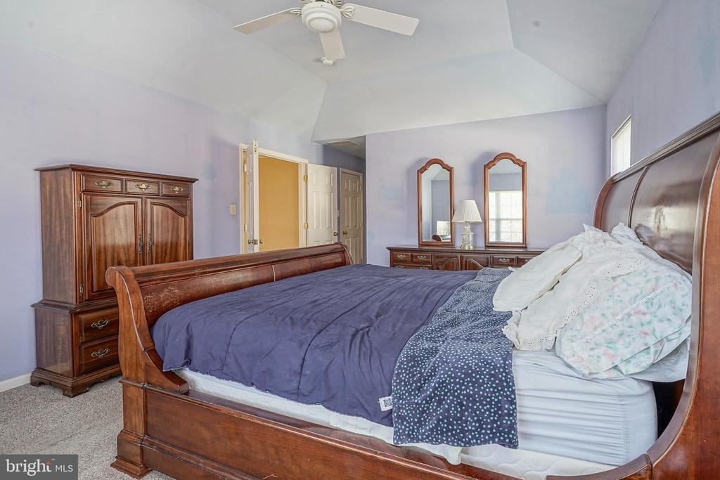 6 SYLVAN COURT