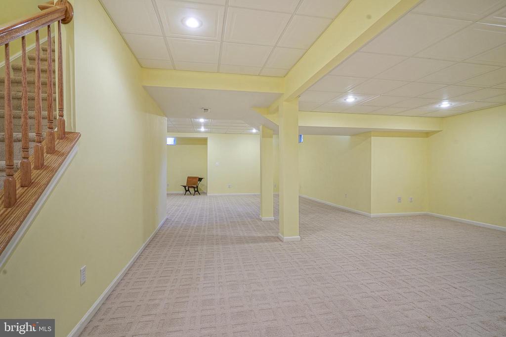 6 SYLVAN COURT