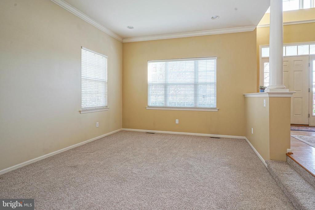 6 SYLVAN COURT