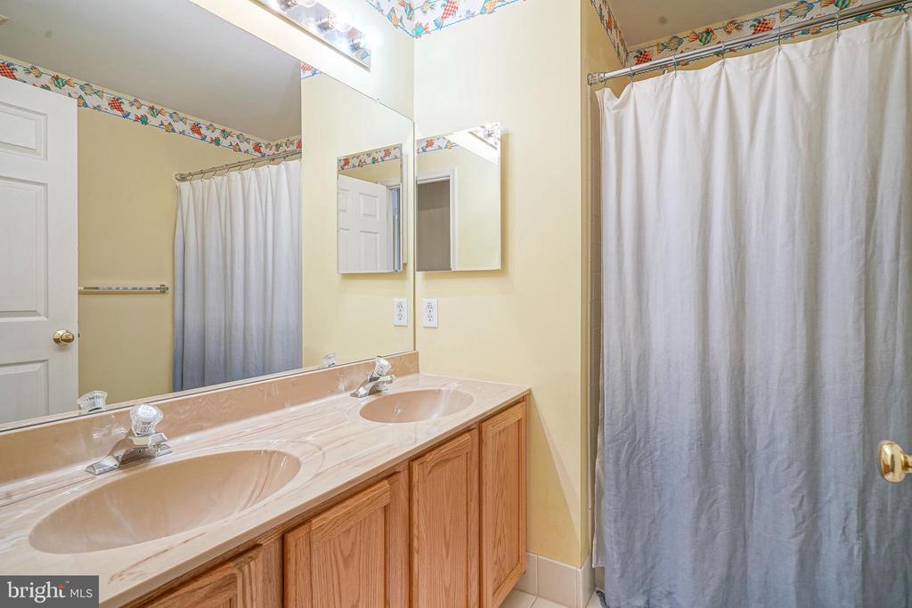 6 SYLVAN COURT