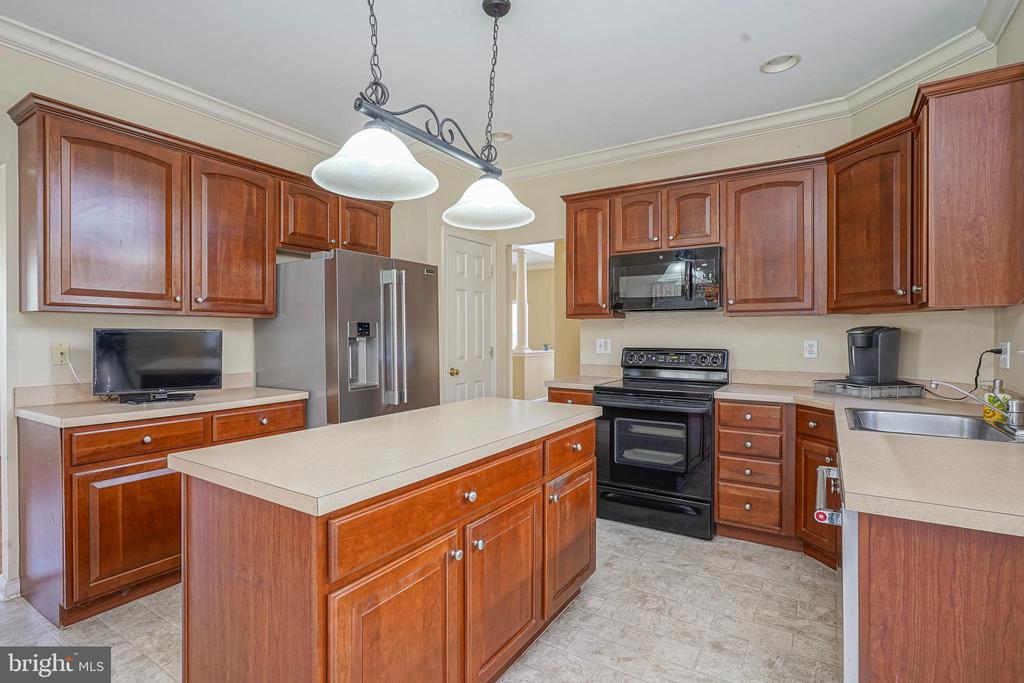 6 SYLVAN COURT