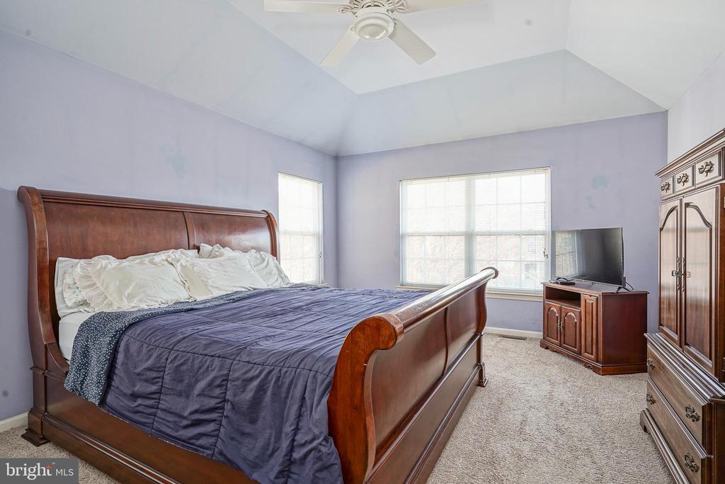6 SYLVAN COURT